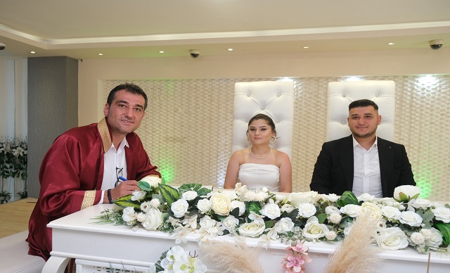 701 ÇİFTİN NİKAHI KIYILDI
