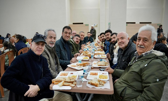 Orucunu Vatandaşlarla Birlikte Açtı