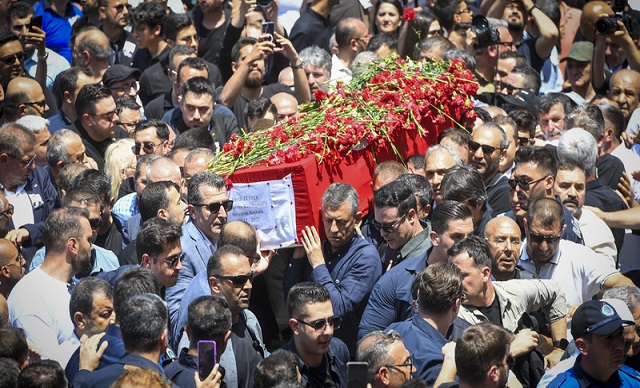 Başkan Zeyrek'i Son Yolculuğuna Uğurladı