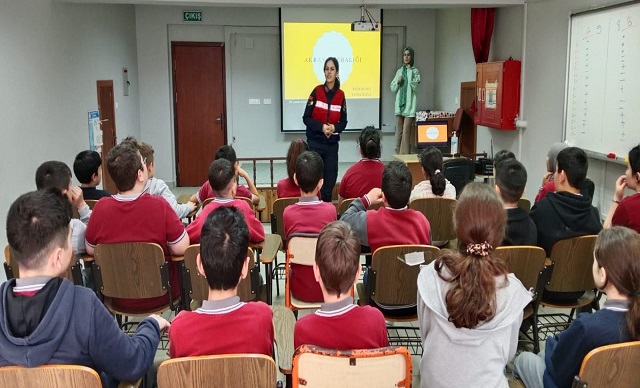 Jandarma'dan Akran Zorbalığı Eğitimi