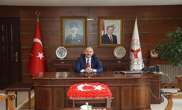 Vali Serdengeçti ''sabır ve metanetle süreci takip etmeliyiz''