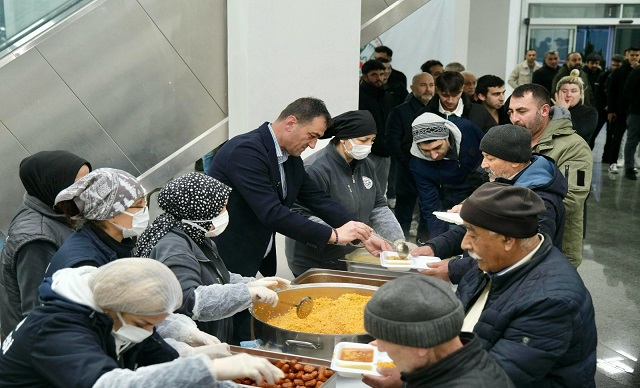 ORUCUNU VATANDAŞLARLA AÇTI