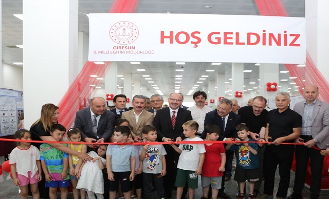 Vali Serdengeçti ''Göğsümüz Kabardı''