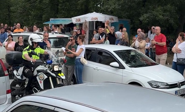YKS'ye Yetiştiren Trafik Polisleri Alkışlandı