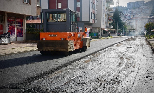 Asfalt Çalışmalarına Hız Kesmeden Devam Ediyor
