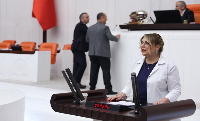 CHP'Lİ GEZMİŞ’TEN ''İLAÇ YOK HATTI''NA SERT TEPKİ!