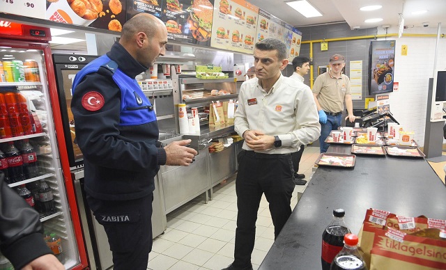 GİRESUN’DA ZİNCİR FAST FOOD İŞLETMELERİNE DENETİM