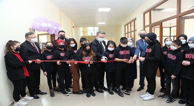 Vali Ünlü ''Gelecek Emin Ellerde''