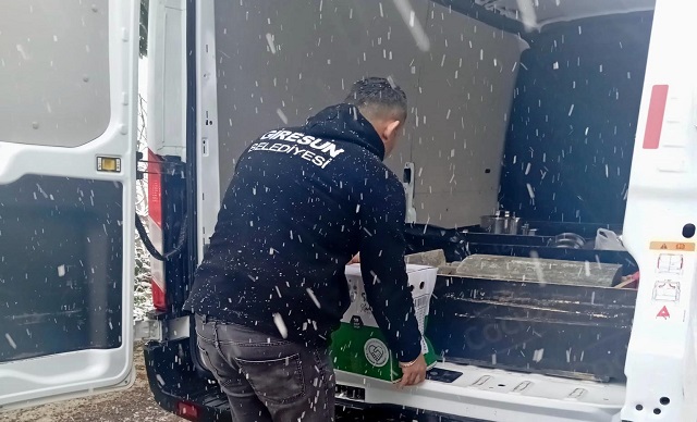 İHTİYAÇ SAHİBİ AİLELERE SICAK YEMEK